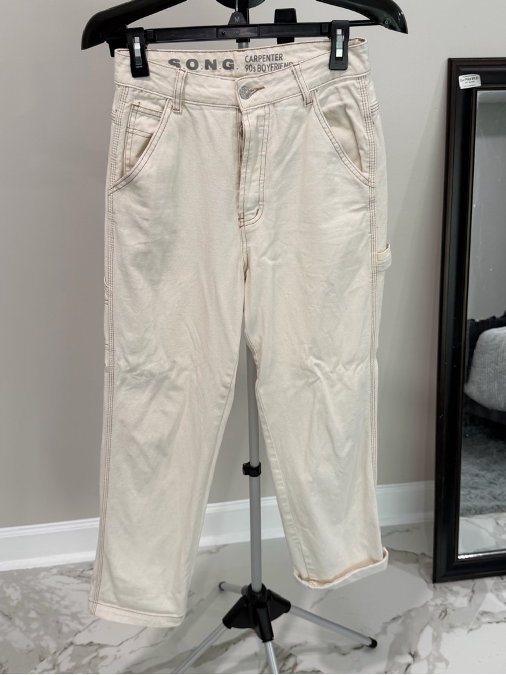 SONG Carpenter 90s Boyfriend Jeans in Cream - Women